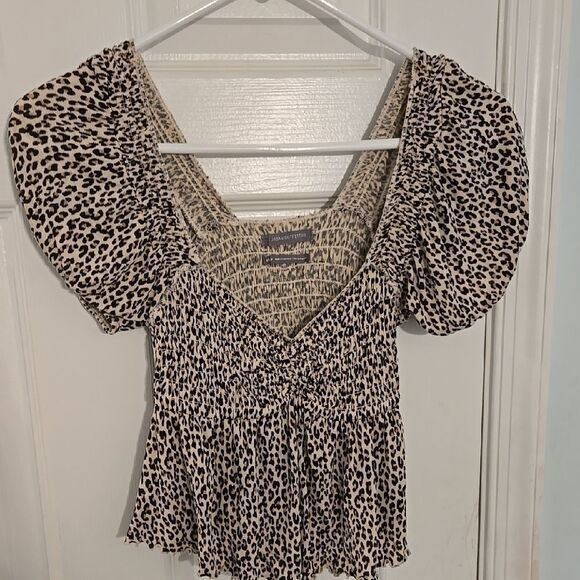 Leopard Print Puff Sleeve Top - Picture 1 of 4